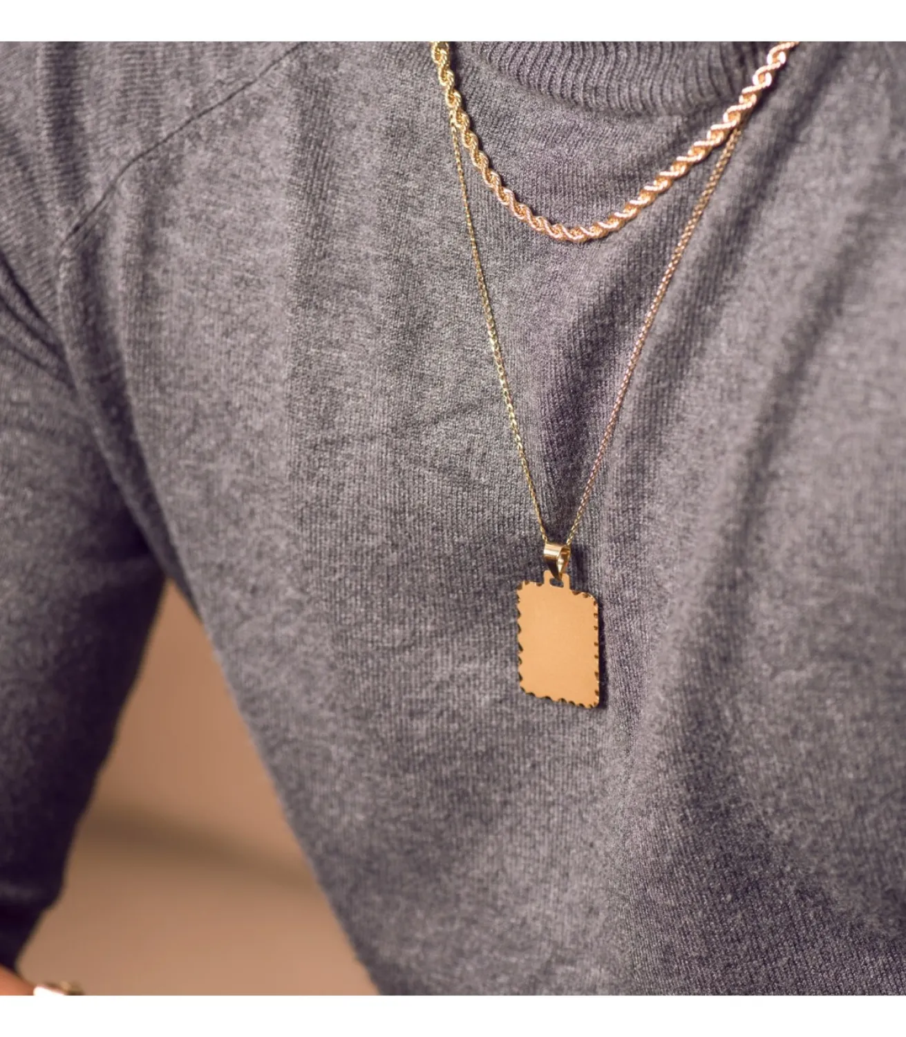 Chapa Colgante Rectangular Tallado Oro 18K 28 Mm<Alda Joyeros Clearance
