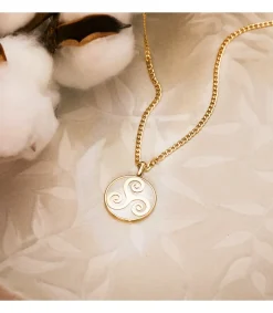 Colgante Celta Triskel Oro Amarillo 18K Nacar<Alda Joyeros Fashion