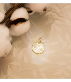 Colgante Celta Triskel Oro Amarillo 18K Nacar<Alda Joyeros Fashion