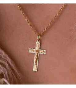 Cruz Cristo Plana Tallada Oro Amarillo 18 K<Alda Joyeros Fashion