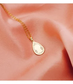 Medalla Comunion Nacar Oro 18K Virgen Niña Gota<Alda Joyeros Online