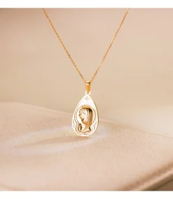 Medalla Nacar Virgen Niña Gota Oro 18 K 19 Mm<Alda Joyeros Best Sale