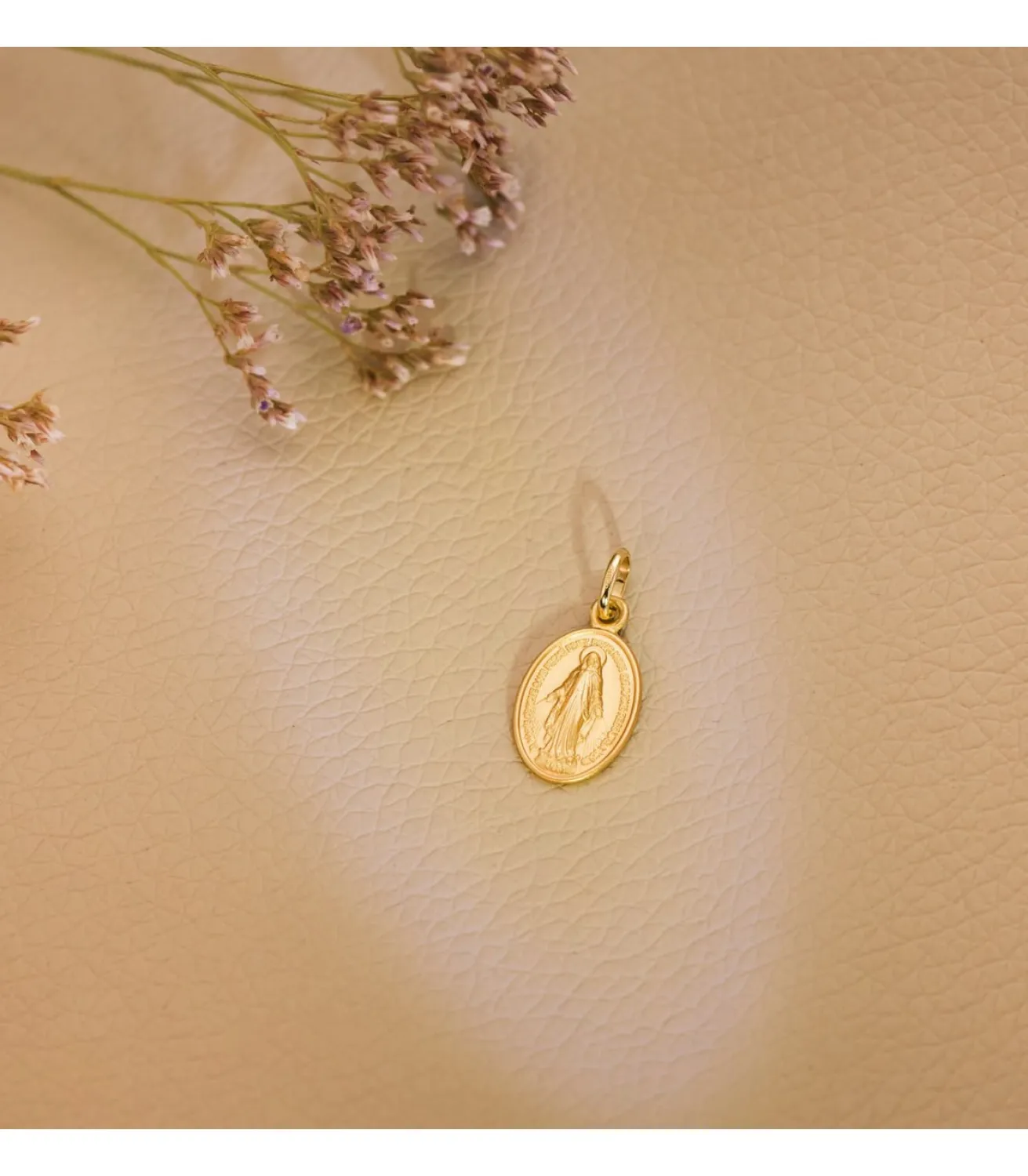 Medalla Oval Virgen Milagrosa Oro 18K 14Mm<Alda Joyeros Online