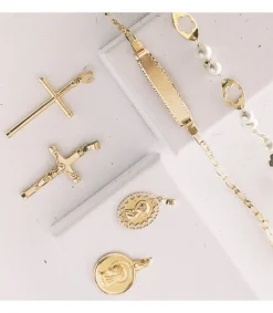 Medalla Virgen Niña Calada Oro Amarillo 18 K 15 Mm<Alda Joyeros Shop